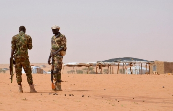Guardie nigerine al campo profughi delle Nazioni Unite di Tazalit, nella regione di Tahoua