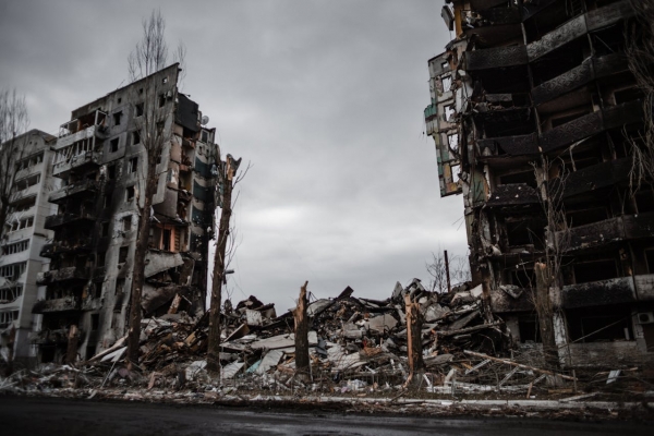 Case famigliari in Bodrodyanka, Ucraina, distrutte dopo un&rsquo; esplosione per mano dell&rsquo;esercito russo.