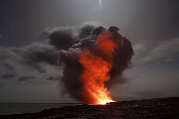 Fumo nero proveniente dal fuoco 