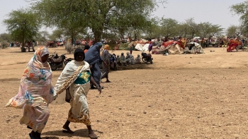 Donne sudanesi costrette a fuggire a causa del conflitto e della diffusa violenza di genere