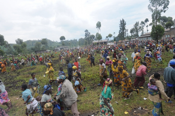 Panico di massa al centro di distribuzione del cibo del WFP, Goma
