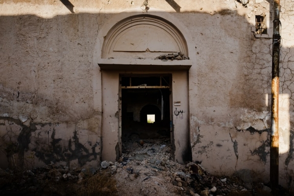 Le rovine di una vecchia casa