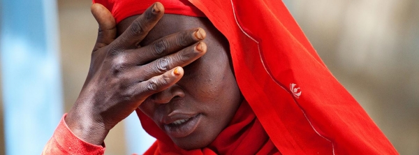 Una donna del campo per sfollati interni nel nord del Darfur &egrave; preoccupata per l&rsquo;aumento dei casi di stupro nella zona