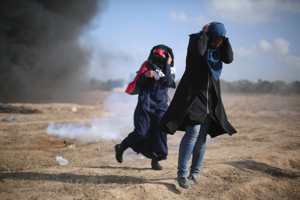 Due civili in fuga dalle aggressioni