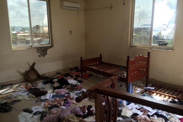 Una camera da letto saccheggiata dalle forze governative a Juba, Sud Sudan