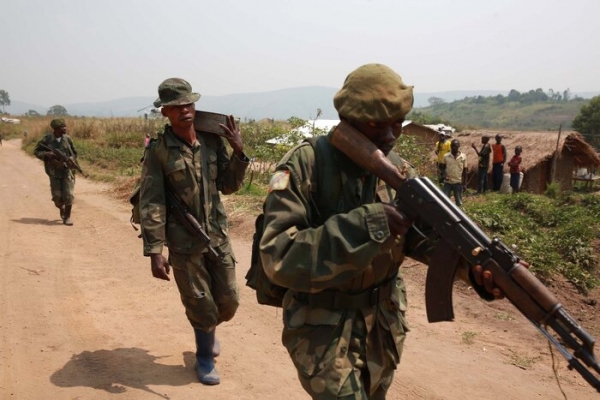 Congolese soldiers&#039; patrol