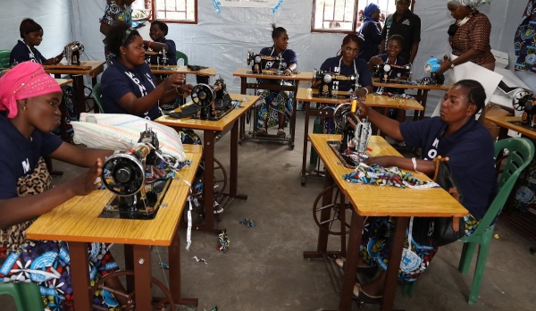 Donne nel  Nord Kivu imparano a cucire come parte del programma di assistenza alle vittime MONUSCO