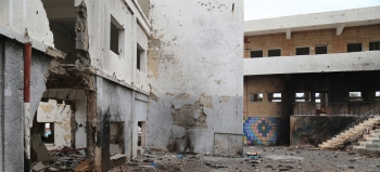  A damaged school in Yemen&#039;s Taiz city 