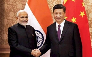 Indian Prime Minister Narendra Modi (on the left) and Chinese President Xi Jinping 
