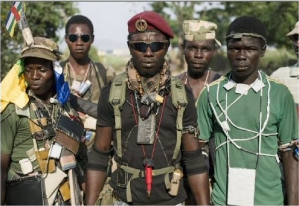 Combattenti del gruppo armato “anti-Balaka”nei pressi del villaggio di Yogofongo ritenuti responsabili dell&#039;attacco di lunedì 8 maggio.