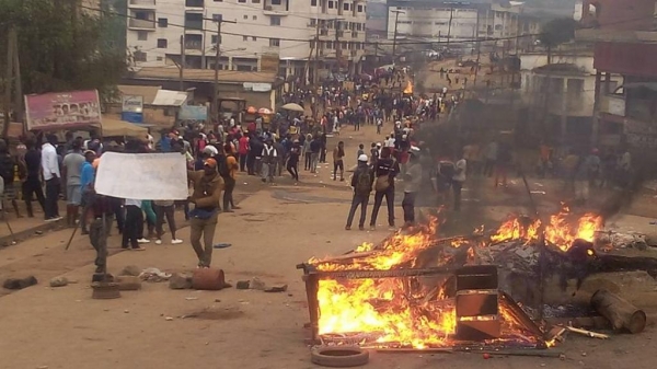 English speakers protest against discrimination on the streets of Cameroon 