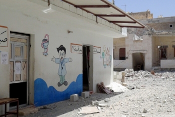 Ospedale per bambini distrutto da bombardamenti aerei, Idlib, Siria