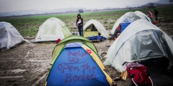 Richiedenti asilo nelle tende ad Idomeni, al confine fra Grecia e Macedonia
