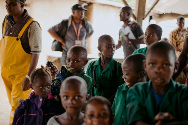 Un gruppo di bambini in Sierra Leone