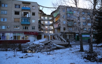14 persone sono state uccise da un missile che ha colpito questo appartamento a Mykolaivka, nella regione di Donetsk nell&#039;est dell&#039;Ucraina 