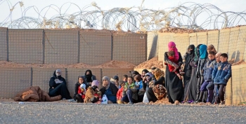 Syrian women with their children in the Rukban camp  