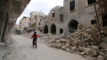 Milioni di persone sono state costrette ad abbandonare la Siria, un paese ormai in rovina.