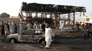 Le conseguenza dell’esplosione nell’area Green Village di Kabul