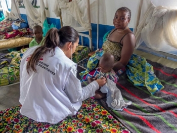 Un&#039;infermiera MSF che lavora nella Repubblica Democratica del Congo