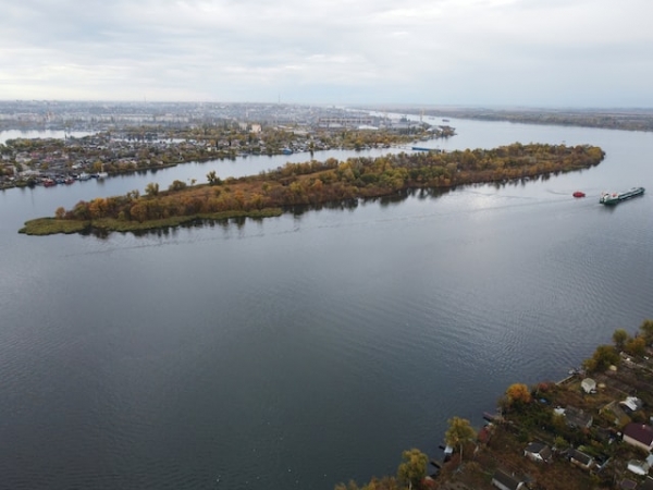 In the picture the river Dnipro that crosses the territory of Kherson occupied by the Russian troops.
