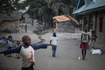 Children playing in Salamabila