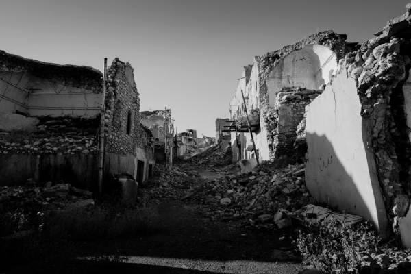 Side-street in Sinjar (Iraq) ruined by the war 