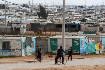 Syrian refugees near the Zaatari refugee camp 